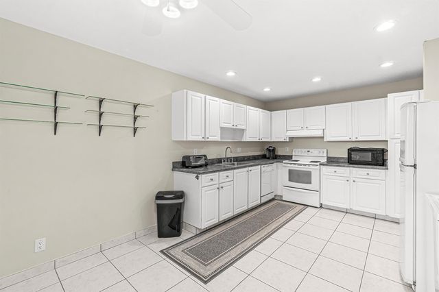 1521 NW 19th Terrace 202, Delray Beach, FL 33445