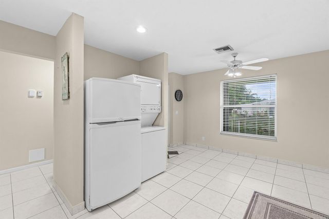 1521 NW 19th Terrace 202, Delray Beach, FL 33445