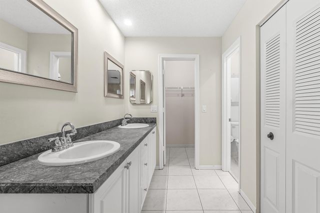 1521 NW 19th Terrace 202, Delray Beach, FL 33445