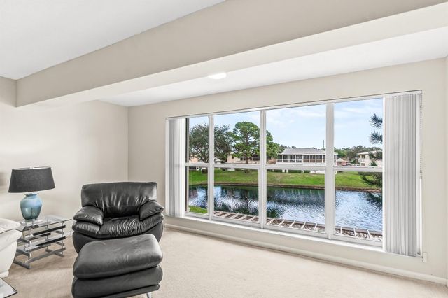 1521 NW 19th Terrace 202, Delray Beach, FL 33445