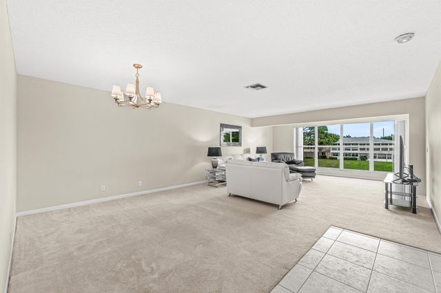 1521 NW 19th Terrace 202, Delray Beach, FL 33445