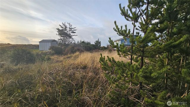 505 347th Place, Ocean Park, WA 98640