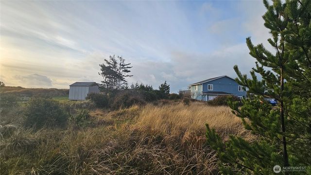 505 347th Place, Ocean Park, WA 98640