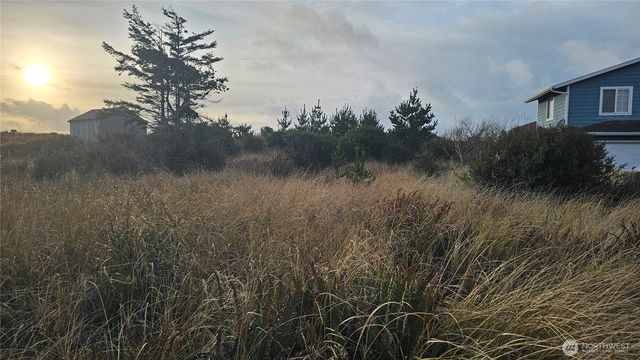 505 347th Place, Ocean Park, WA 98640