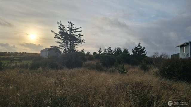 505 347th Place, Ocean Park, WA 98640