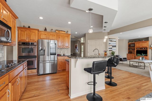 18723 Lamont Street, Omaha, NE 68130