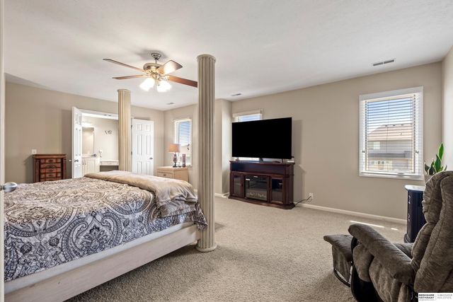 18723 Lamont Street, Omaha, NE 68130
