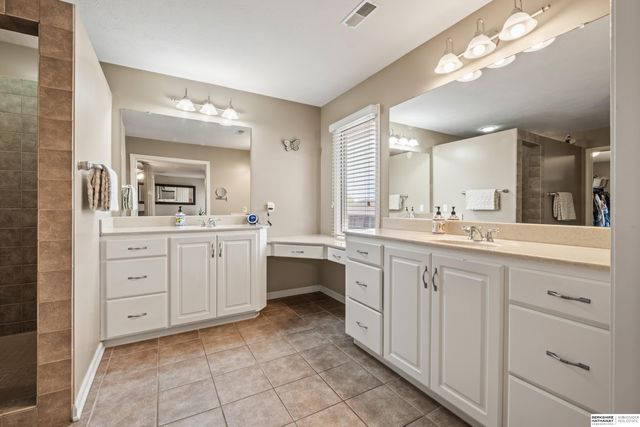 18723 Lamont Street, Omaha, NE 68130