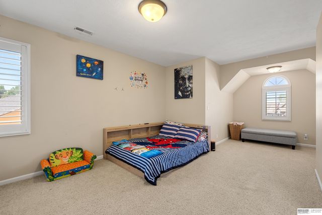 18723 Lamont Street, Omaha, NE 68130