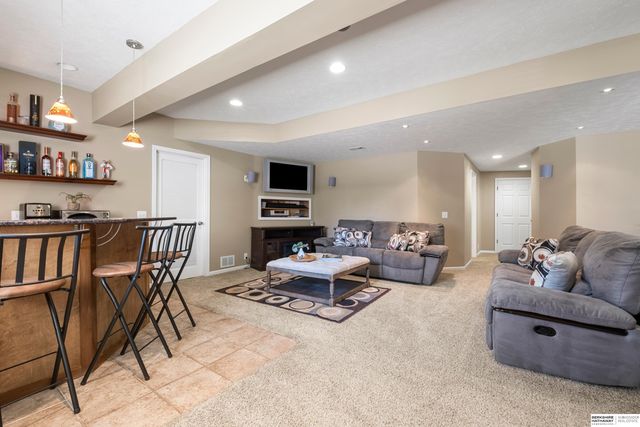 18723 Lamont Street, Omaha, NE 68130
