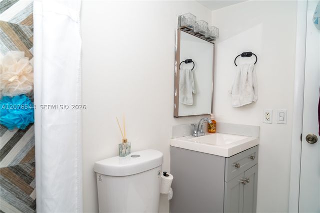 854 NW 87th Ave 405, Miami, FL 33172