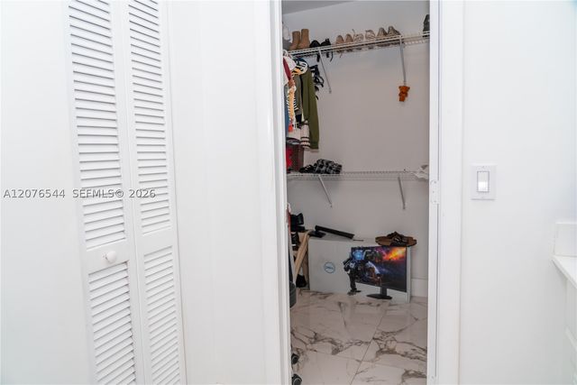 854 NW 87th Ave 405, Miami, FL 33172