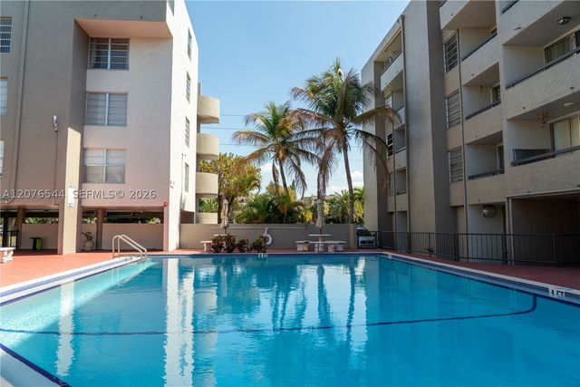 854 NW 87th Ave 405, Miami, FL 33172