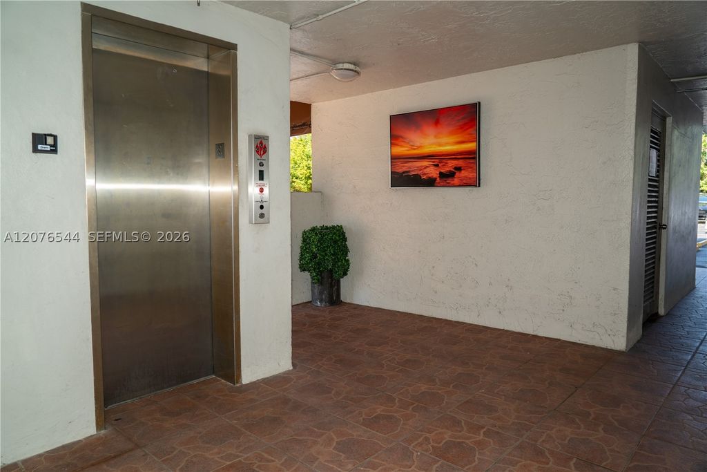 854 NW 87th Ave 405, Miami, FL 33172