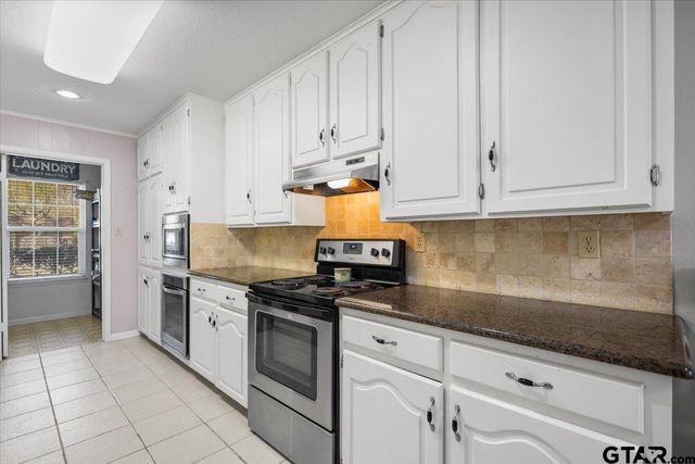 110 Leisure Ln, Whitehouse, TX 75791