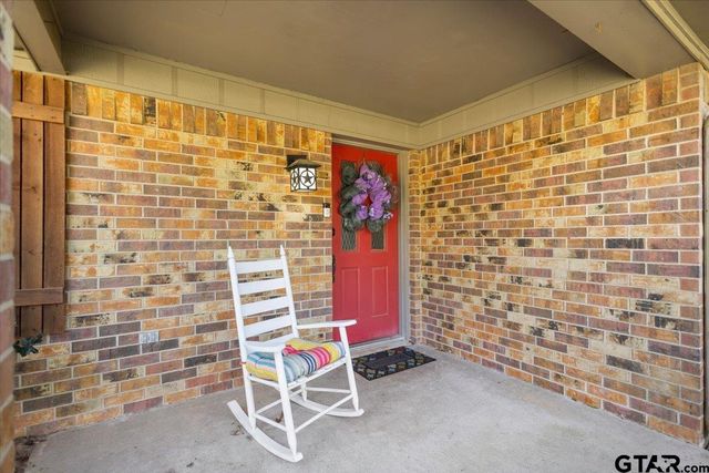 110 Leisure Ln, Whitehouse, TX 75791