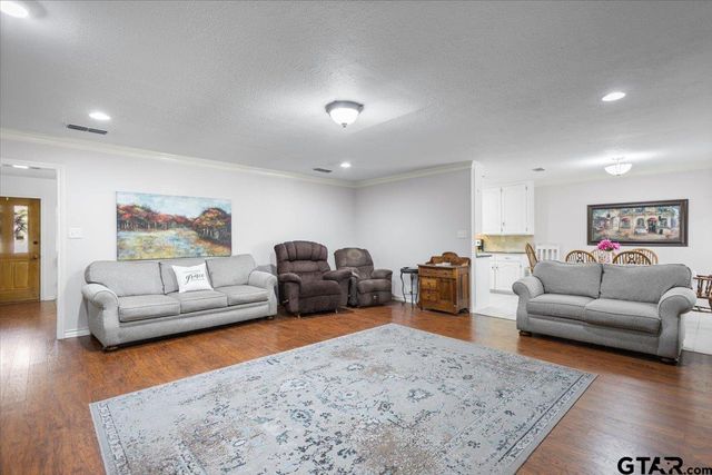 110 Leisure Ln, Whitehouse, TX 75791