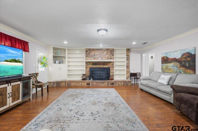 110 Leisure Ln, Whitehouse, TX 75791