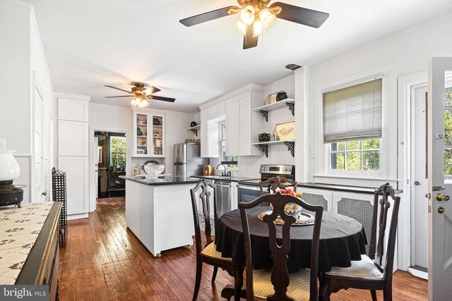 421 S 5TH ST, North Wales, PA 19454