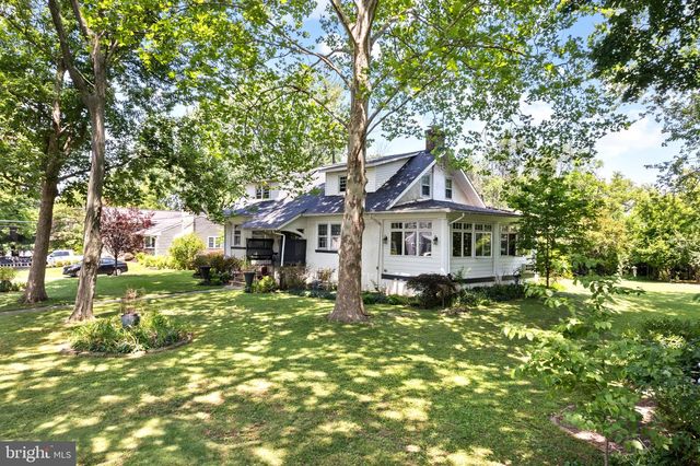 421 S 5TH ST, North Wales, PA 19454