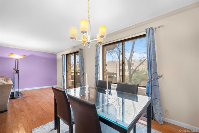 141 Great Neck Road 2G, Great Neck, NY 11021