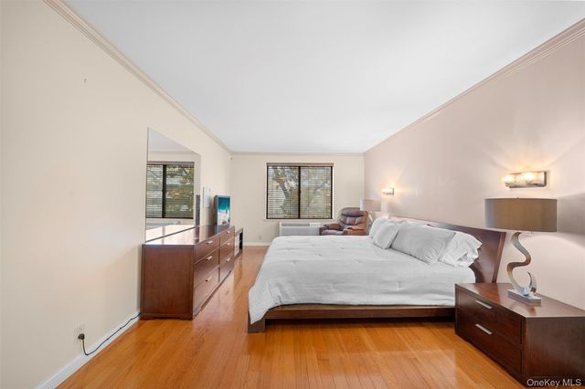 141 Great Neck Road 2G, Great Neck, NY 11021