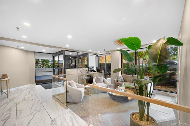 141 Great Neck Road 2G, Great Neck, NY 11021