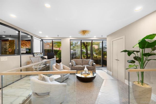 141 Great Neck Road 2G, Great Neck, NY 11021