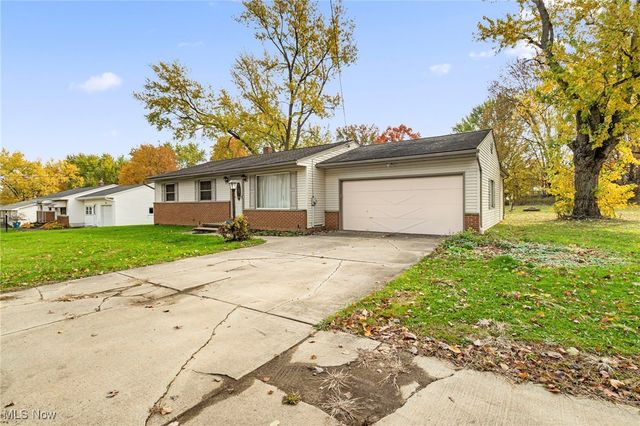 3966 Wadsworth Road, Norton, OH 44203