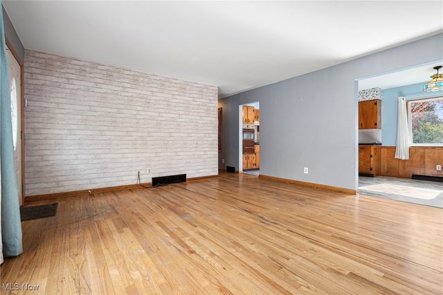 3966 Wadsworth Road, Norton, OH 44203