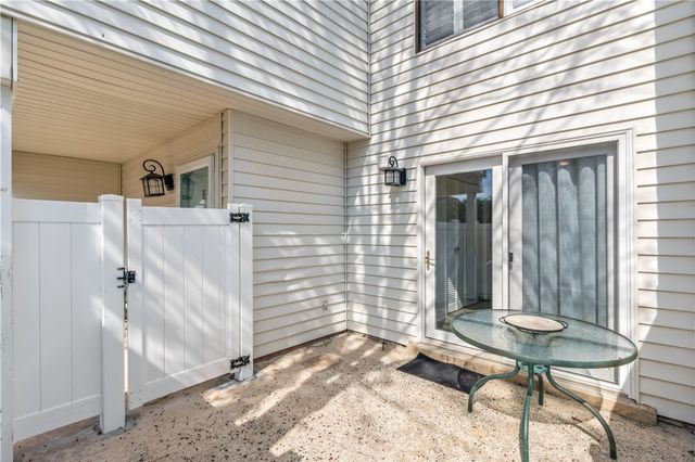 801 Mallery Street E, St Simons Island, GA 31522