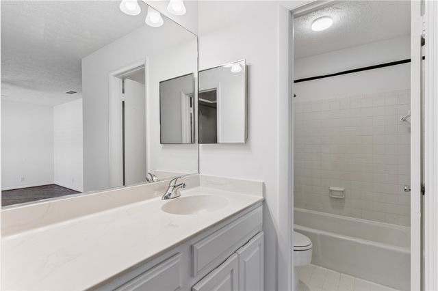 801 Mallery Street E, St Simons Island, GA 31522