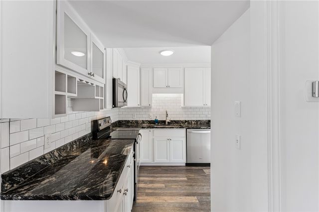 801 Mallery Street E, St Simons Island, GA 31522