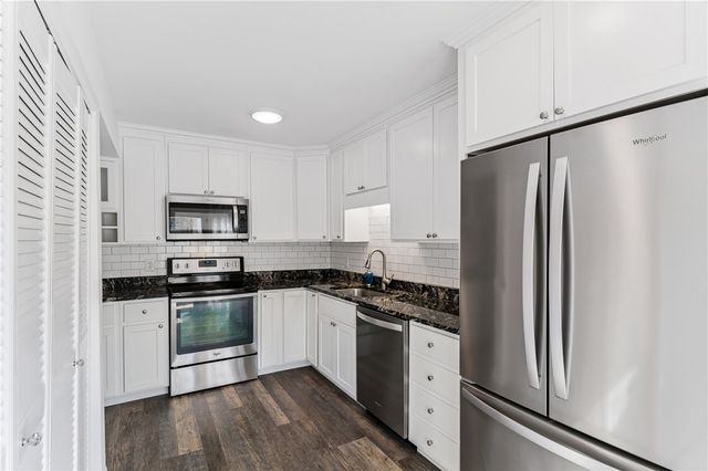 801 Mallery Street E, St Simons Island, GA 31522