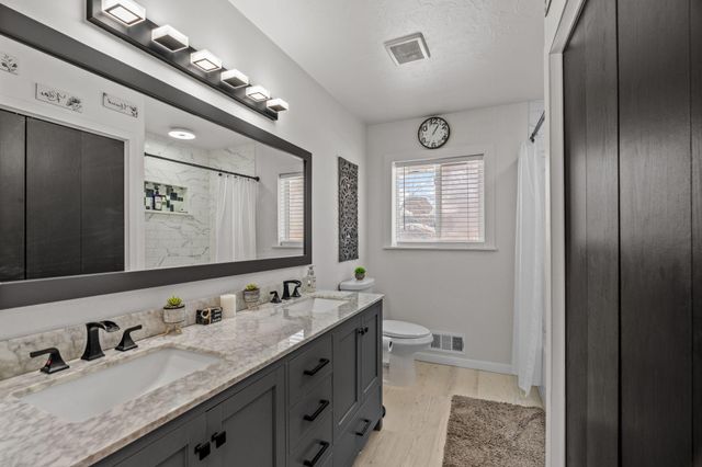 5539 Maves Trail SE, Prior Lake, MN 55372