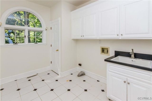 12100 Ganesh Ln, Chester, VA 23836