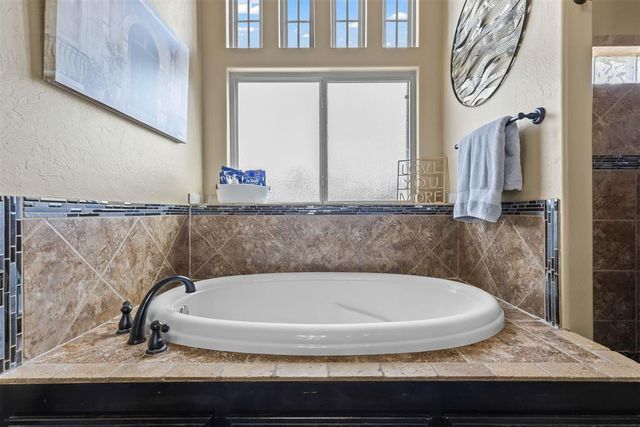 19540 Talavera Lane, Edmond, OK 73012