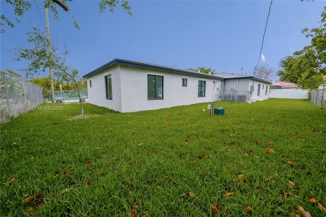1112 NW 81st St, Miami, FL 33150