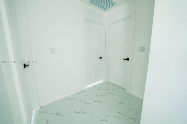1112 NW 81st St, Miami, FL 33150