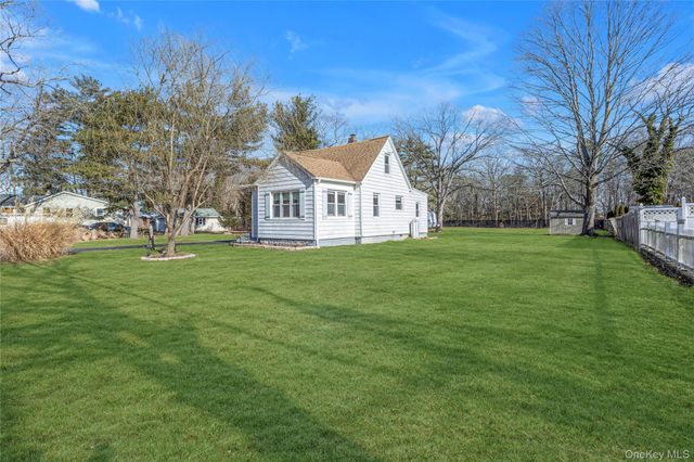 117 Ohio Avenue, Medford, NY 11763