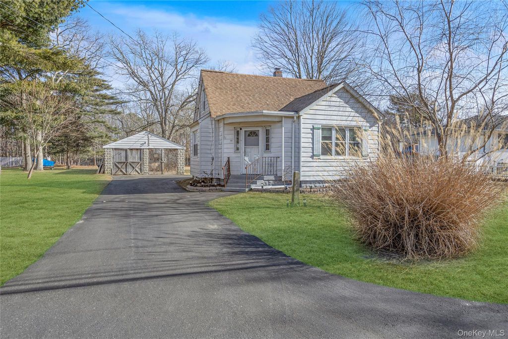 117 Ohio Avenue, Medford, NY 11763