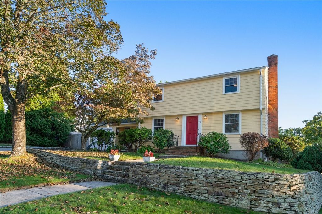76 Cliffside Drive, Cranston, RI 02920