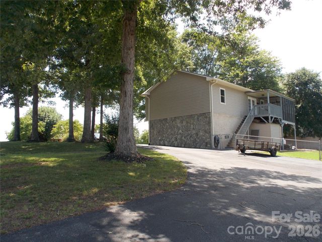4249 Beach Road, Hudson, NC 28638