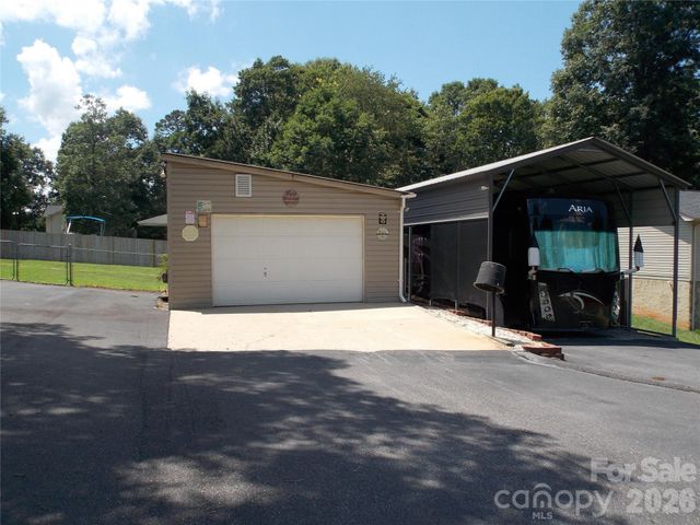 4249 Beach Road, Hudson, NC 28638