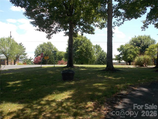 4249 Beach Road, Hudson, NC 28638