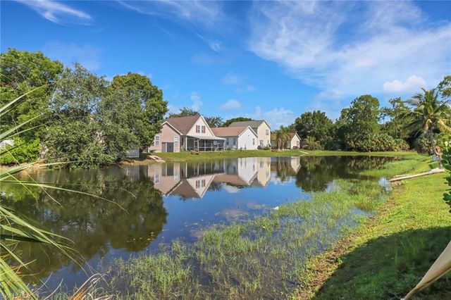 398 Leawood CIR, Naples, FL 34104