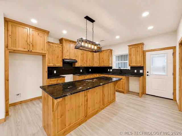 11792 Xander Lane, Kingston, OK 73439