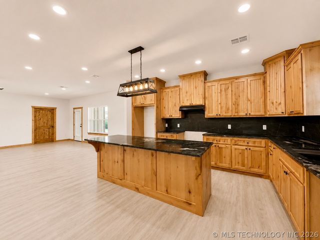 11792 Xander Lane, Kingston, OK 73439