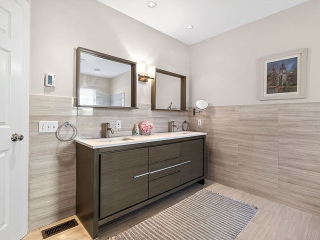 10 Blue Heron Way, Acton, MA 01720