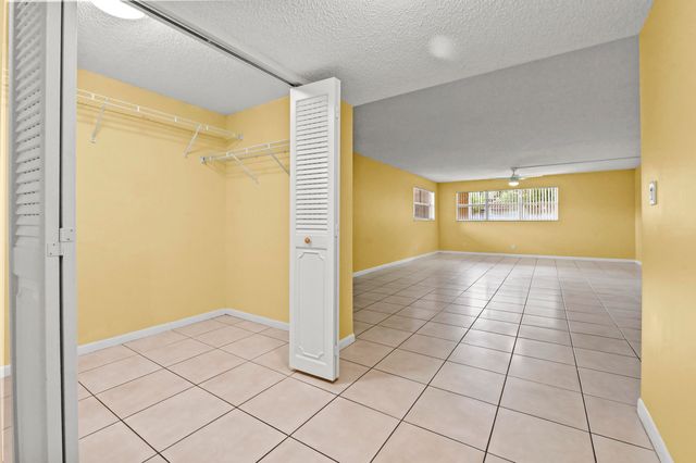 7020 Nova Drive 207d, Davie, FL 33317